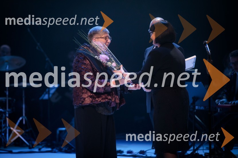  Zorana  Baković, novinarka;  Nataša  Luša, direktorica družbe Delo d.o.o.Delo 60 let