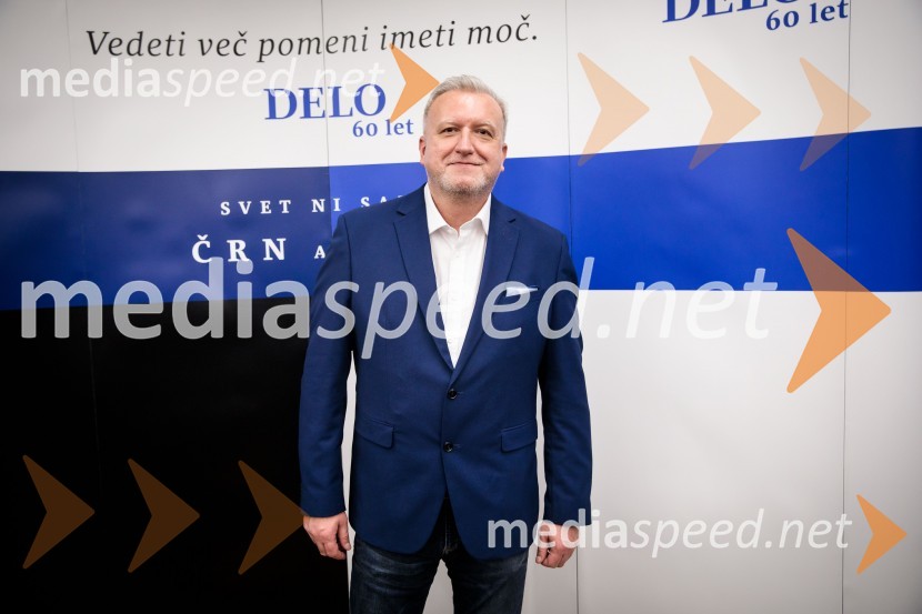  Janez Rakušček, Luna TBWADelo 60 let