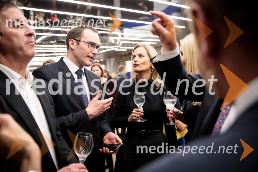  Rasto Oderlap, direktor, podjetje Autocommerce d.o.o.;  Katarina Kresal, pravnica in političarka, nekdanja ministrica za notranje zadeveDelo 60 let