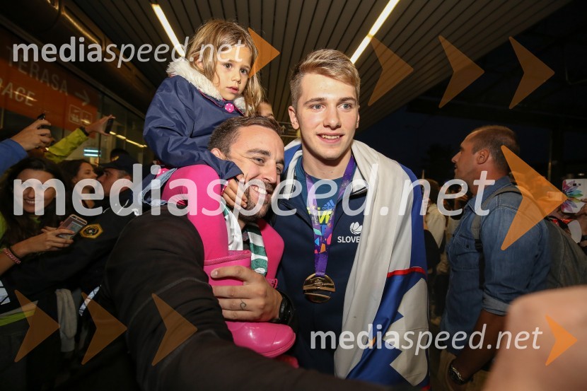  ... ;  Luka  Dončić, košarkarLuka Dončić, košarkar