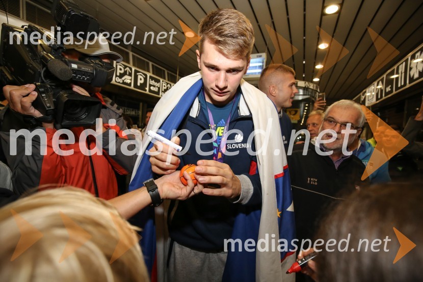  Luka  Dončić, košarkarLuka Dončić, košarkar