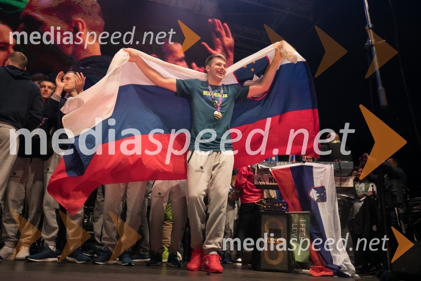  Luka  Dončić, košarkarLuka Dončić, košarkar