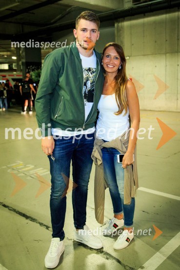  Luka  Dončić, košarkar;  Mirjam Poterbin, mama Luke DončićaLuka Dončić, košarkar