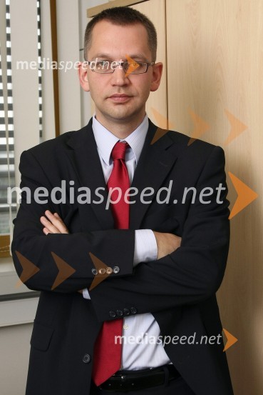 Dr. Peter Groznik, direktor naložbenega sektorja v družbi KD Skladi, d. o. o.Dr. Peter Groznik, direktor naložbenega sektorja v družbi KD Skladi, d. o. o.