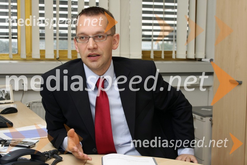 Dr. Peter Groznik, direktor naložbenega sektorja v družbi KD Skladi, d. o. o.Dr. Peter Groznik, direktor naložbenega sektorja v družbi KD Skladi, d. o. o.