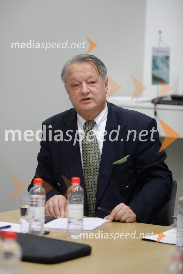  Anton Papež, direktor Interenerga in častni konzul MalezijeSrečanje članov slovenskega konzularnega zbora z ministrom Počivalškom