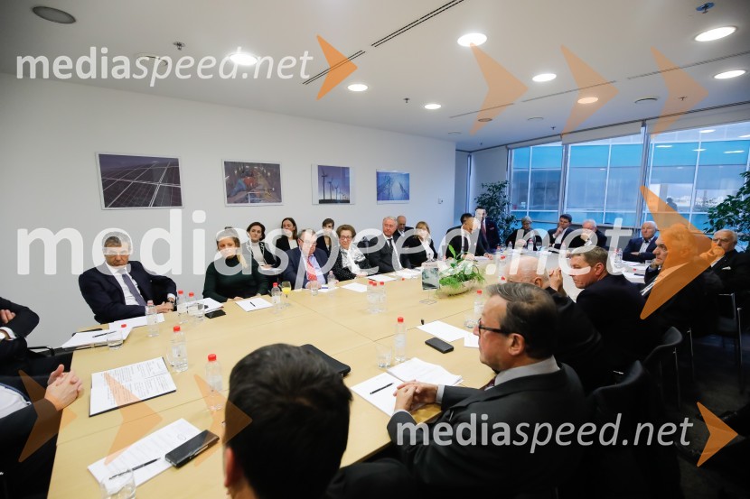 Srečanje članov slovenskega konzularnega zbora z ministrom PočivalškomSrečanje članov slovenskega konzularnega zbora z ministrom Počivalškom