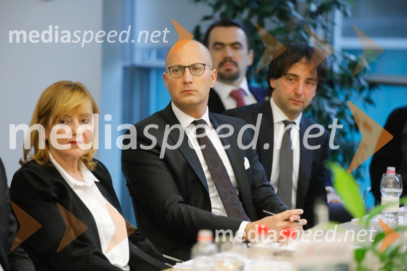  ... ;  ... ;  Tomaž Kavčič, kuharski mojster, Pri Lojzetu, Zemono, podpredsednik BASSSrečanje članov slovenskega konzularnega zbora z ministrom Počivalškom