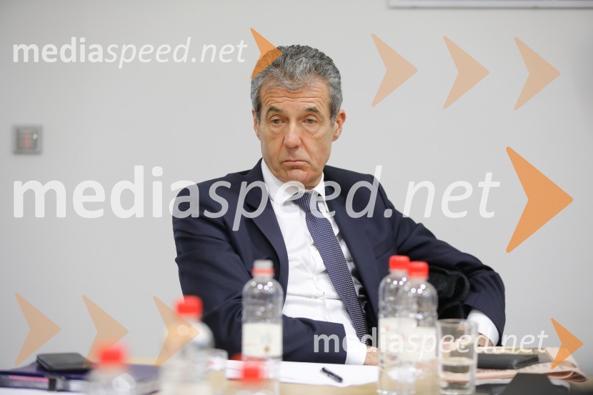  Stojan Petrič, predsednik uprave družbe FMRSrečanje članov slovenskega konzularnega zbora z ministrom Počivalškom