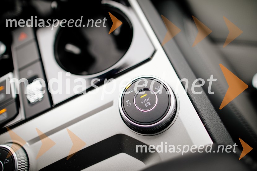 Volkswagen Touareg R-Line V6 3.0 TDIVolkswagen Touareg R-Line V6 3.0 TDI, mediaspeed test