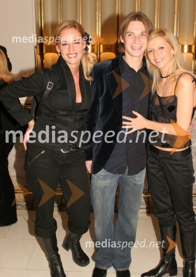 Balerina Valentina Turcu ter baletnika Anton Bogov in Pia MlekušLabodje jezero, premiera baleta SNG Maribor