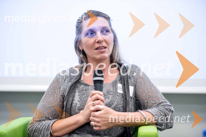 prof. dr. Dunja Mladenić, vodja laboratorija za umetno inteligenco na Institutu Jožef StefanKick Off Meeting, predstavitev izsledkov raziskave in diskusija o digitalizaciji v podjetjih