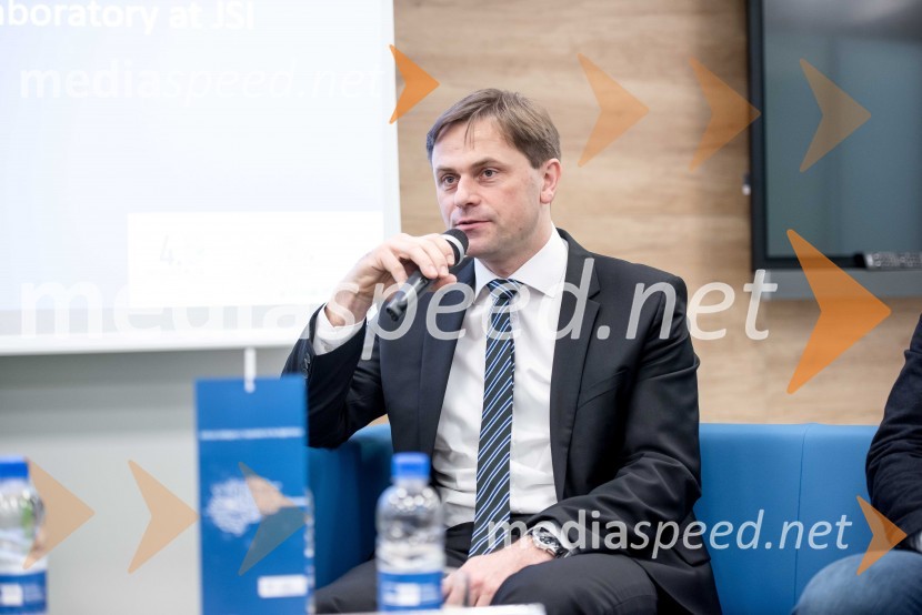  Tomaž Lanišek, direktor Kanuf Insulation Škofja Loka Kick Off Meeting, predstavitev izsledkov raziskave in diskusija o digitalizaciji v podjetjih