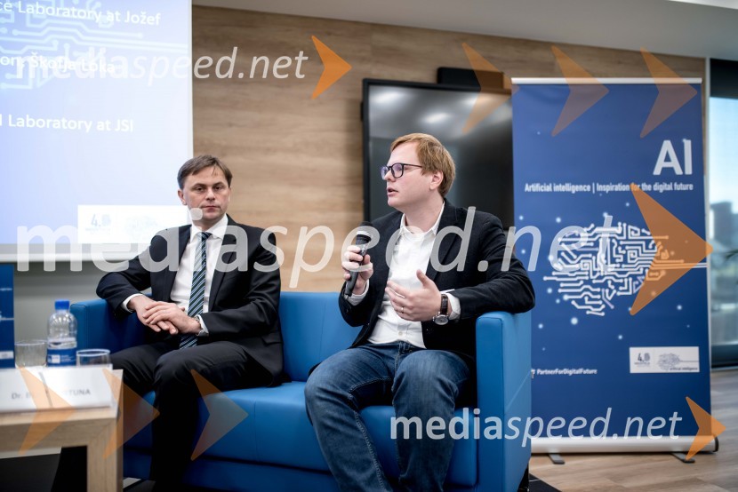  Tomaž Lanišek, direktor Kanuf Insulation Škofja Loka ; dr. Blaž Fortuna, laboratorij za umetno inteligenco na Institutu Jožef Stefan in direktor QlectorKick Off Meeting, predstavitev izsledkov raziskave in diskusija o digitalizaciji v podjetjih