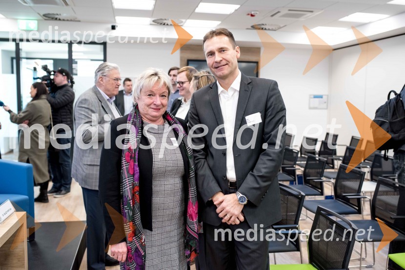  Gertrud Rantzen, predsednica upravnega odbora, Slovensko-nemška gospodarska zbornica;  Rok Koren, odgovoren digitalizacijo in skrbnik ključnih kupcev v družbi Siemens Slovenija Kick Off Meeting, predstavitev izsledkov raziskave in diskusija o digitalizaciji v podjetjih