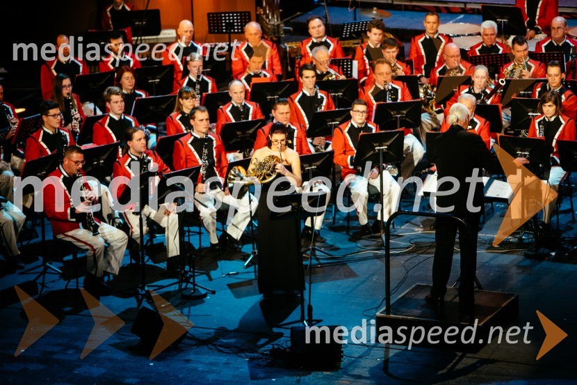  Sara Hartman, glasbenica, rog33. tradicionalni novoletni koncert Pihalnega orkestra Pošta Maribor