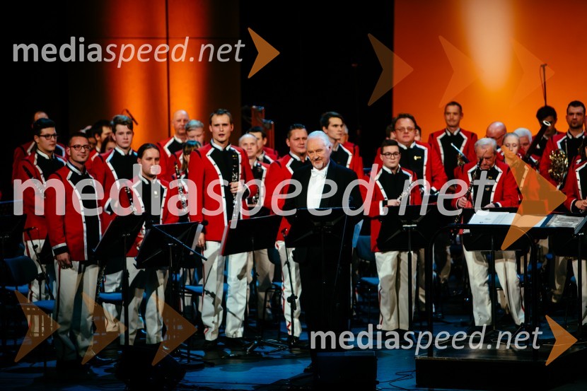  Ervin Hartman,  umetniški vodja in dirigent, KUD Pošta Maribor33. tradicionalni novoletni koncert Pihalnega orkestra Pošta Maribor