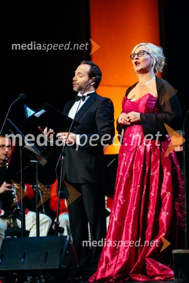  Aljaž Farasin, operni pevec;  Andreja Zakonjšek Krt, operna pevka33. tradicionalni novoletni koncert Pihalnega orkestra Pošta Maribor