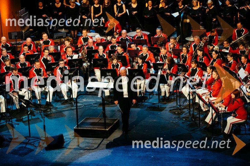  Ervin Hartman,  umetniški vodja in dirigent, KUD Pošta Maribor33. tradicionalni novoletni koncert Pihalnega orkestra Pošta Maribor