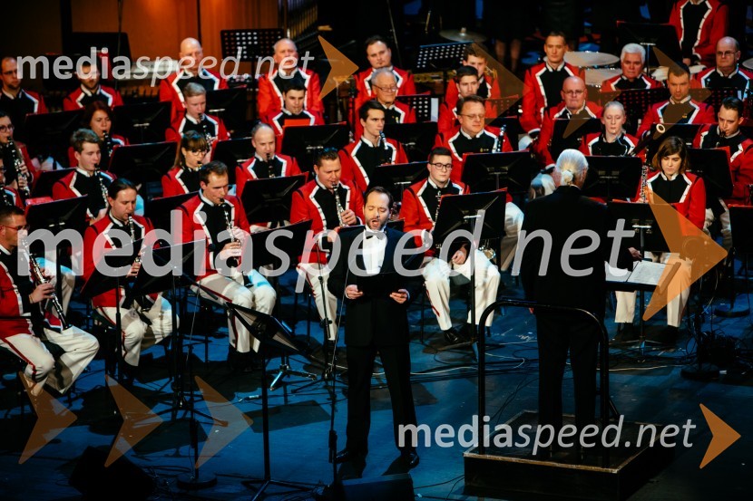  Aljaž Farasin, operni pevec33. tradicionalni novoletni koncert Pihalnega orkestra Pošta Maribor