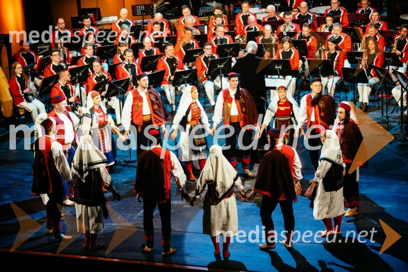 Akademska folklorna skupina KUD Študent Maribor33. tradicionalni novoletni koncert Pihalnega orkestra Pošta Maribor