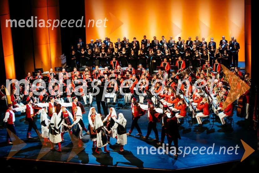 Akademska folklorna skupina KUD Študent Maribor33. tradicionalni novoletni koncert Pihalnega orkestra Pošta Maribor
