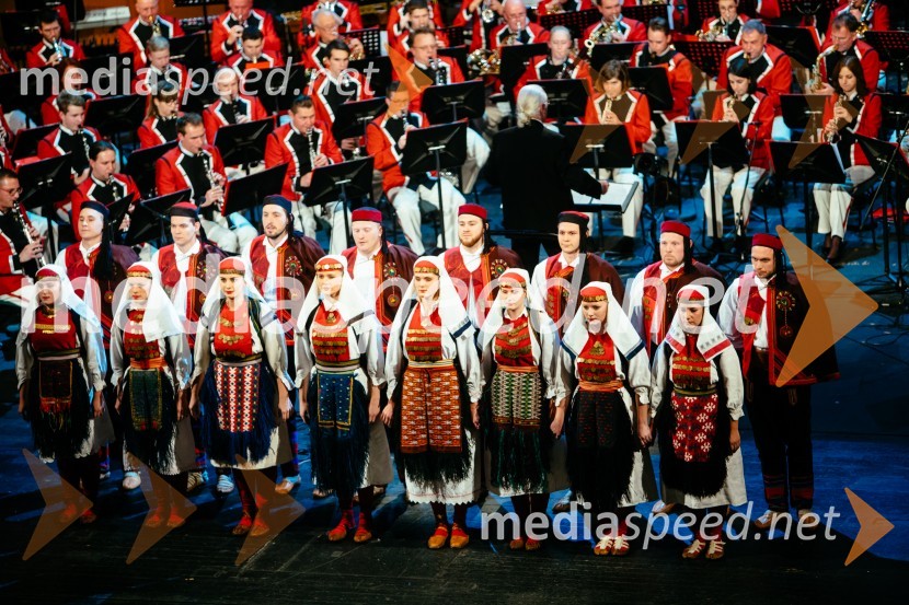 Akademska folklorna skupina KUD Študent Maribor33. tradicionalni novoletni koncert Pihalnega orkestra Pošta Maribor