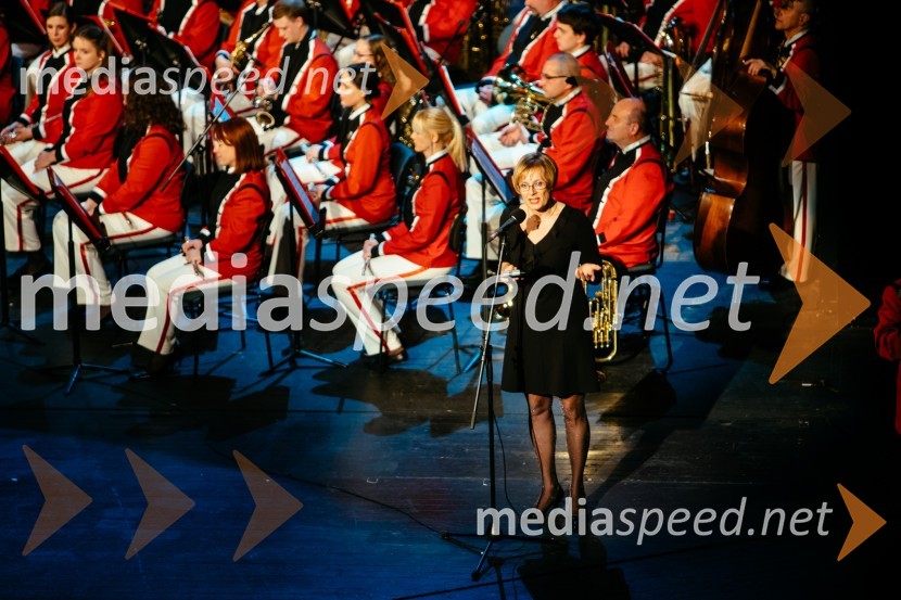 mag. Karmen Lebe Grajf, predsednica Kulturno - umetniškega društva Pošta Maribor 33. tradicionalni novoletni koncert Pihalnega orkestra Pošta Maribor