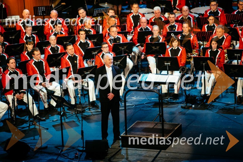  Ervin Hartman,  umetniški vodja in dirigent, KUD Pošta Maribor33. tradicionalni novoletni koncert Pihalnega orkestra Pošta Maribor