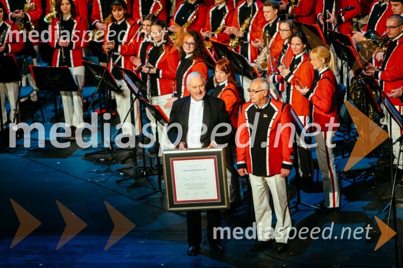  Ervin Hartman,  umetniški vodja in dirigent, KUD Pošta Maribor;  ... 33. tradicionalni novoletni koncert Pihalnega orkestra Pošta Maribor