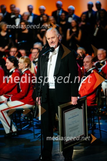  Ervin Hartman,  umetniški vodja in dirigent, KUD Pošta Maribor33. tradicionalni novoletni koncert Pihalnega orkestra Pošta Maribor