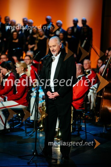  Ervin Hartman,  umetniški vodja in dirigent, KUD Pošta Maribor33. tradicionalni novoletni koncert Pihalnega orkestra Pošta Maribor