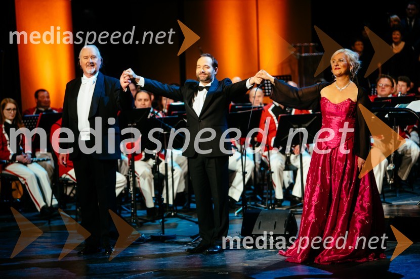  Ervin Hartman,  umetniški vodja in dirigent, KUD Pošta Maribor;  Aljaž Farasin, operni pevec;  Andreja Zakonjšek Krt, operna pevka33. tradicionalni novoletni koncert Pihalnega orkestra Pošta Maribor