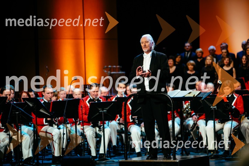  Ervin Hartman,  umetniški vodja in dirigent, KUD Pošta Maribor33. tradicionalni novoletni koncert Pihalnega orkestra Pošta Maribor