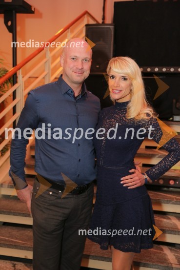  Igor Gajič, montažer in scenarist;  Janja Zupan Gajič, bivša Miss SlovenijePredstava za vsako priložnost, premiera