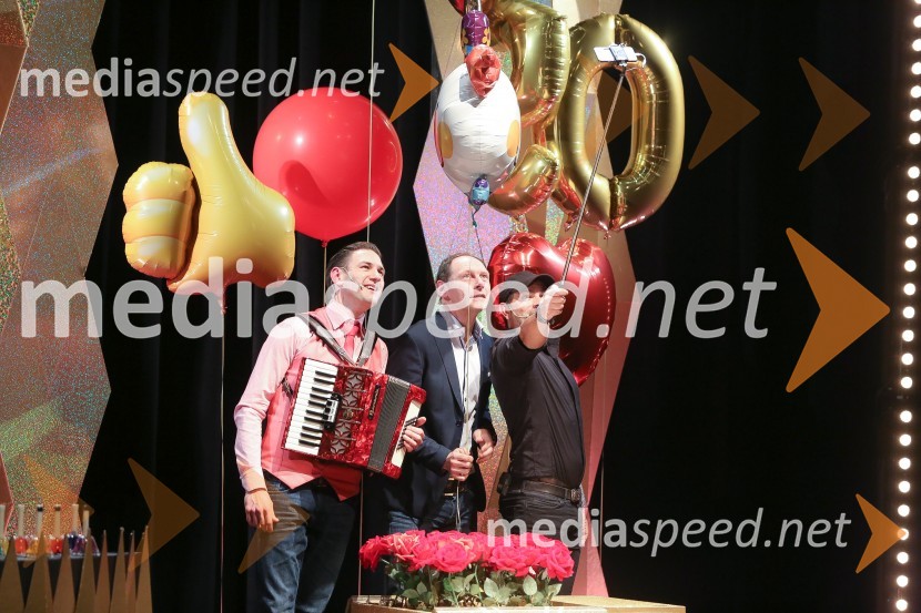  Gašper Konec- Koki, pianist;  Jože Potrebuješ, skupina Čuki;  Lado Bizovičar, igralecPredstava za vsako priložnost, premiera