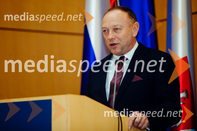  Stane Kocutar,  odgovorni urednik, novinar, mestni viničar in skrbnik Stare trteOb Rektorjevem dnevu podelili priznanja in nagrade Univerze v Mariboru