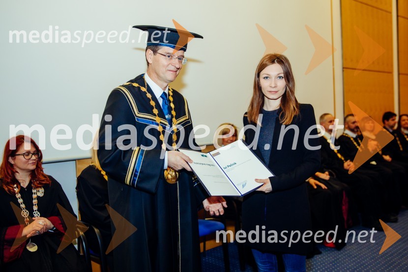 prof. dr. Zdravko Kačič, rektor Univerze v Mariboru;  Iva Pečnik, Fakulteta za gradbeništvo, prometno inženirstvo in arhitekturo, Univerza v MariboruOb Rektorjevem dnevu podelili priznanja in nagrade Univerze v Mariboru