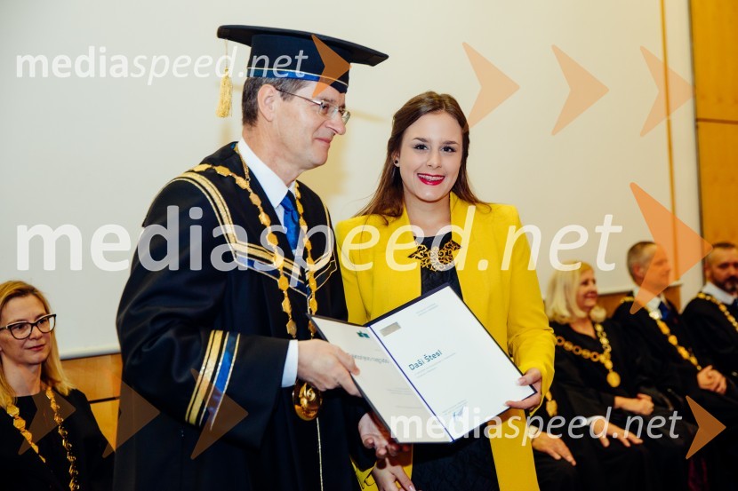 prof. dr. Zdravko Kačič, rektor Univerze v Mariboru;  Daša Štesl, Fakulteta za naravoslovje in matematiko, Univerza v MariboruOb Rektorjevem dnevu podelili priznanja in nagrade Univerze v Mariboru