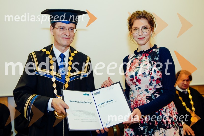 prof. dr. Zdravko Kačič, rektor Univerze v Mariboru;  Urška Lešnjak, Oddelek za likovno umetnost Pedagoške fakultete, Univerza v MariboruOb Rektorjevem dnevu podelili priznanja in nagrade Univerze v Mariboru