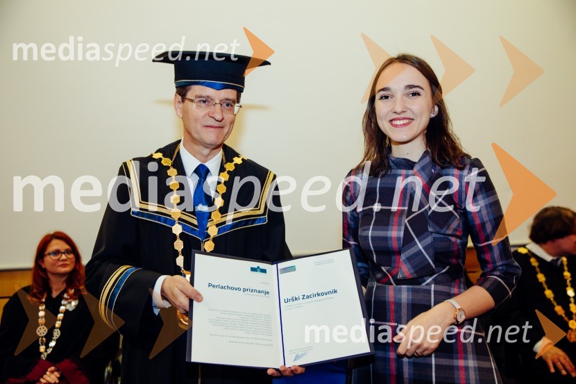 prof. dr. Zdravko Kačič, rektor Univerze v Mariboru;  Urška Zacirkovnik, Pedagoška fakulteta, Univerza v MariboruOb Rektorjevem dnevu podelili priznanja in nagrade Univerze v Mariboru