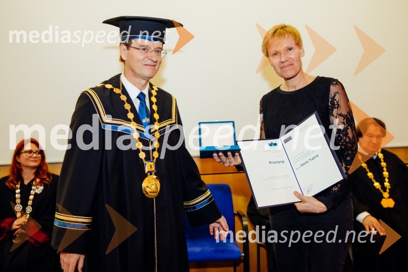 prof. dr. Zdravko Kačič, rektor Univerze v Mariboru; lekt. dr. Alenka Tratnik, Univerza v MariboruOb Rektorjevem dnevu podelili priznanja in nagrade Univerze v Mariboru