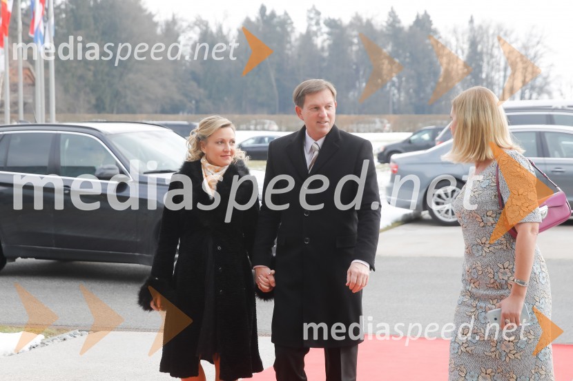  Mojca Stropnik, odvetnica; prof. dr. Miro Cerar, nekdanji predsednik Vlade Republike Slovenije, minister za zunanje zadeve RS, predsednik SMCPahor in Šarec gostila diplomatski zbor