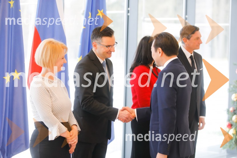  Barbara Iskra Šarec;  Marjan  Šarec, predsednik Vlade Republike Slovenije;  ... Pahor in Šarec gostila diplomatski zbor