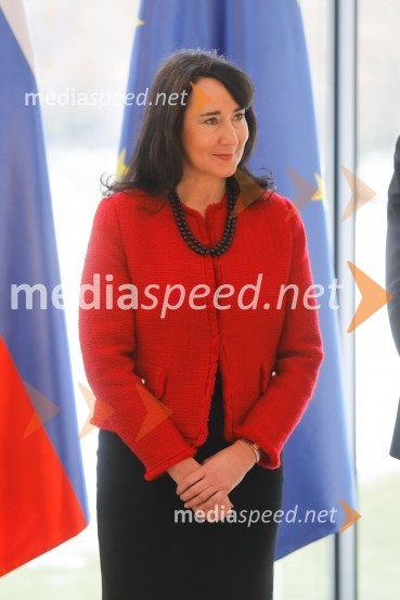  Tanja Pečar, odvetnicaPahor in Šarec gostila diplomatski zbor