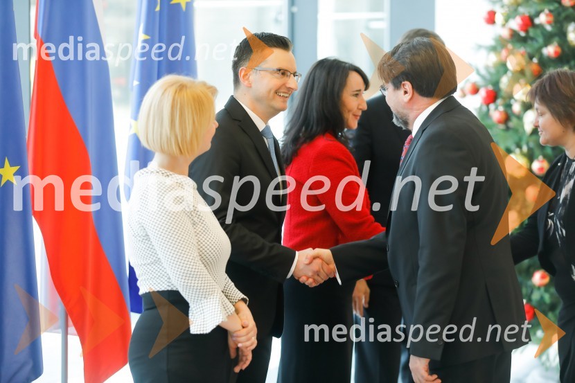  Barbara Iskra Šarec;  Marjan  Šarec, predsednik Vlade Republike Slovenije;  Tanja Pečar, odvetnica;  Salah Abdel Shafi, veleposlanik, vodja palestinske misijePahor in Šarec gostila diplomatski zbor