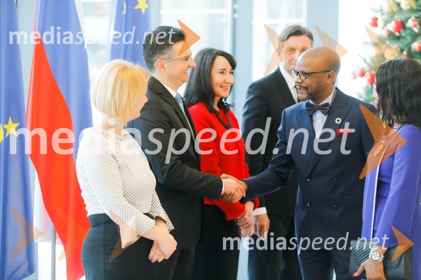  Barbara Iskra Šarec;  Marjan  Šarec, predsednik Vlade Republike Slovenije;  Tanja Pečar, odvetnica;  ... ;  ... Pahor in Šarec gostila diplomatski zbor