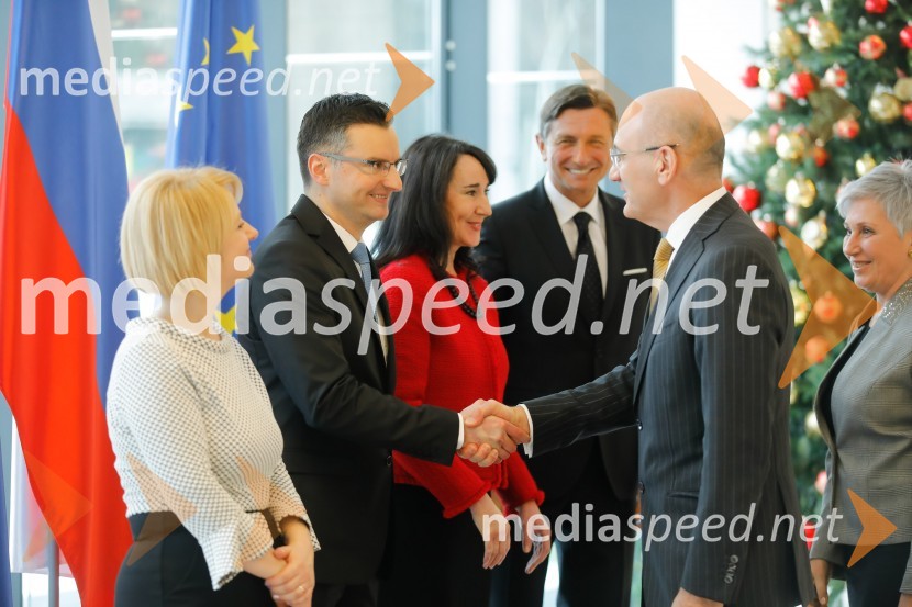  Barbara Iskra Šarec;  Marjan  Šarec, predsednik Vlade Republike Slovenije;  Tanja Pečar, odvetnica;  Borut Pahor, predsednik Republike Slovenije;  Boris Grigić, hrvaški veleposlanikPahor in Šarec gostila diplomatski zbor