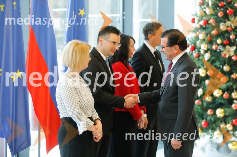  Barbara Iskra Šarec;  Marjan  Šarec, predsednik Vlade Republike Slovenije;  ... Pahor in Šarec gostila diplomatski zbor