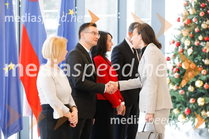  Barbara Iskra Šarec;  Marjan  Šarec, predsednik Vlade Republike Slovenije;  ... Pahor in Šarec gostila diplomatski zbor